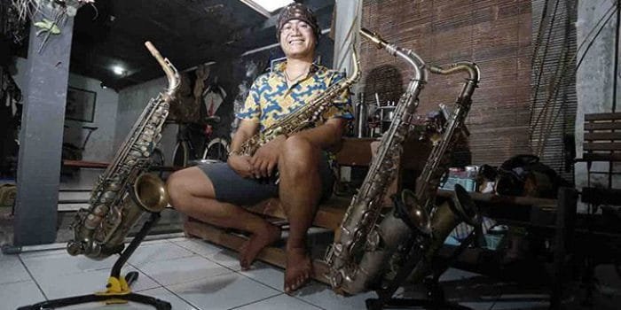 Belajar Saxophone di Rumah Tiup Tina