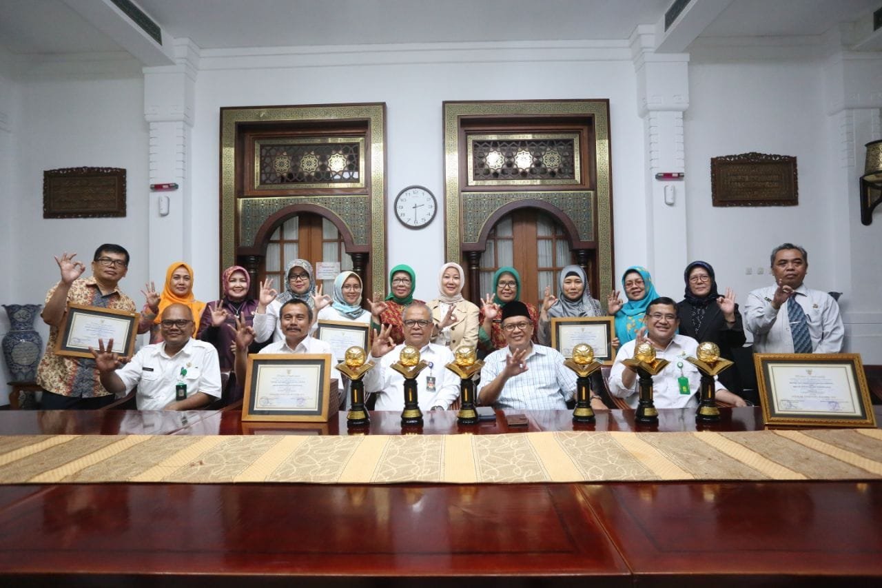 Sekolah di Kota Bandung Panen Prestasi