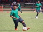 Gian Zola dan Billy Keraf, Fokus Saja Dulu di Timnas!