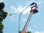 Pasang 1000 PJU Demi Bandung Barat Caang
