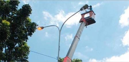 Pasang 1000 PJU Demi Bandung Barat Caang
