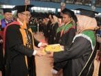 1.614 Mahasiswa UPI di Wisuda