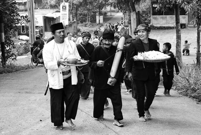 Ketika Warga Adat Kampung Cireundeu Peringati Tragedi Longsor