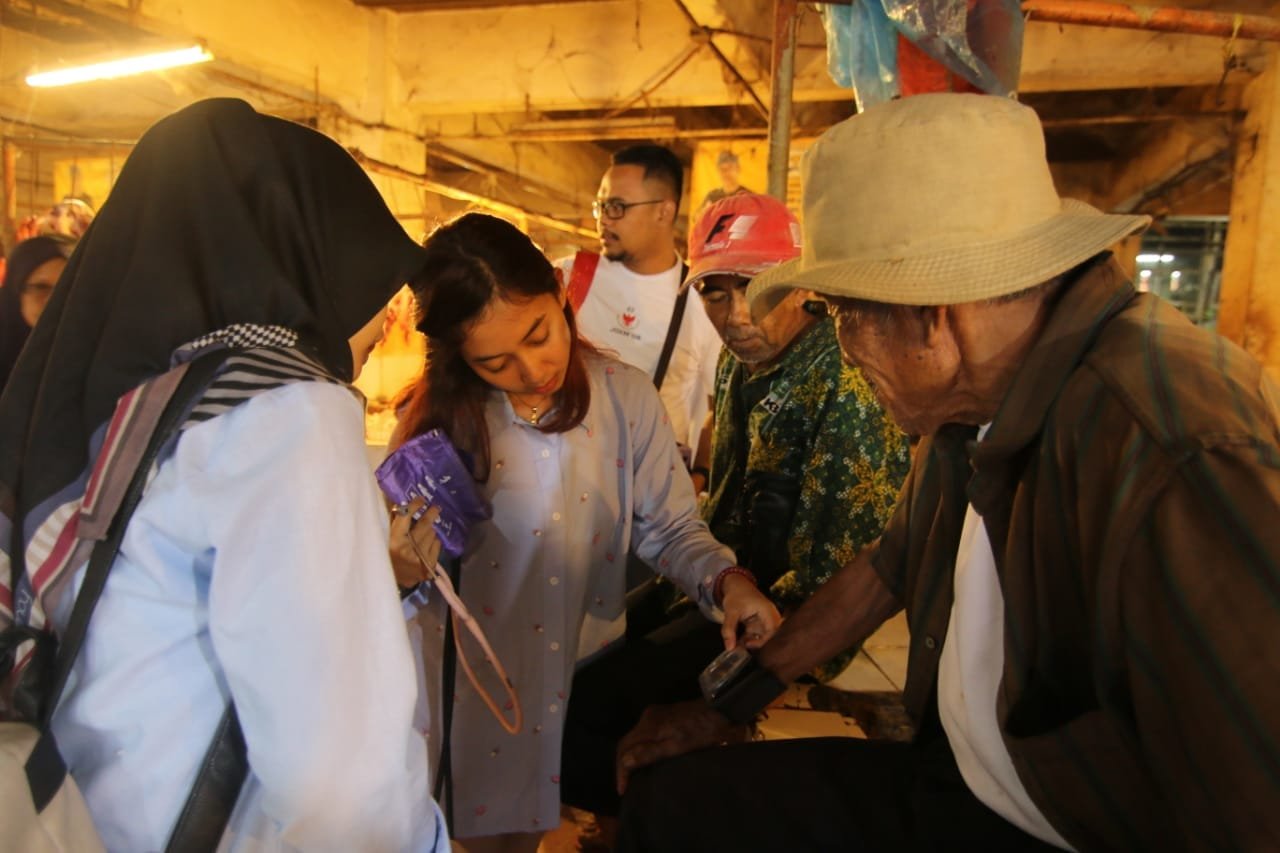 Dokter Milenial Tim Prabowo-Sandi Tampung Berbagai Aspirasi Warga Saat Pengobatan Gratis
