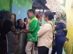 Mang Imam Bantu Bea Siswa Anak Putus Sekolah
