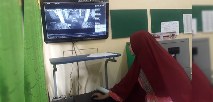 Maling Kotak Amal Masjid Terekam CCTV