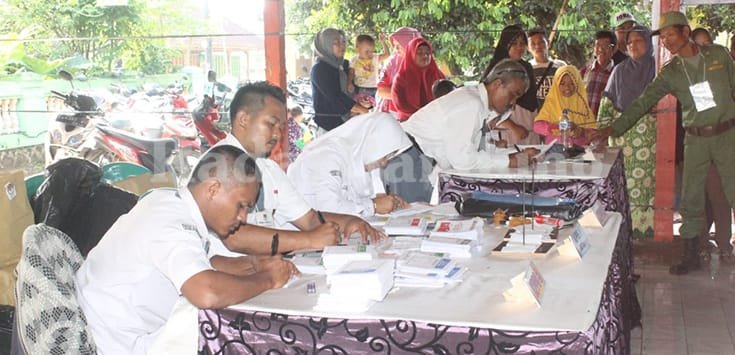 KPPS Subang Pakai Seragam SMA