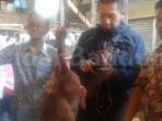 Tiga Kali Seminggu Cek Daging