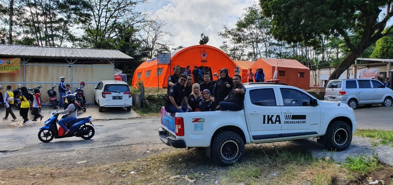 IKA SMANSABUMI Peduli Bencana Gunung Batu