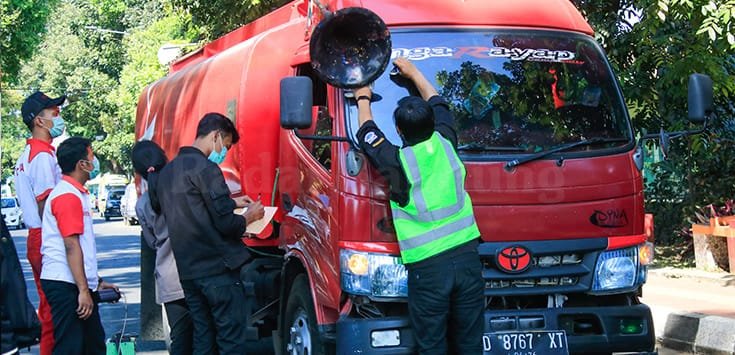 DLH Kota Cimahi Melakukan Uji Emisi Kendaraan
