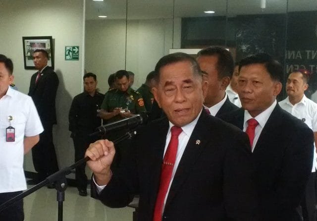 Menhan: Rakyat Aja Dulu Baru TNI