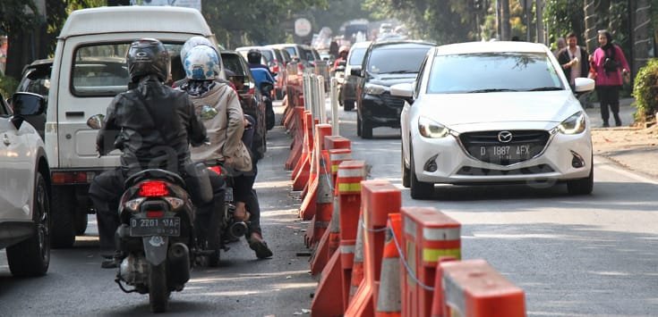 Rambu Lalin di Jalan Sukajadi Ditambah