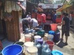 Anak-Anak Pergi Sekolah Tanpa Mandi