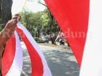 Satpol PP Ingatkan Penjual Bendera