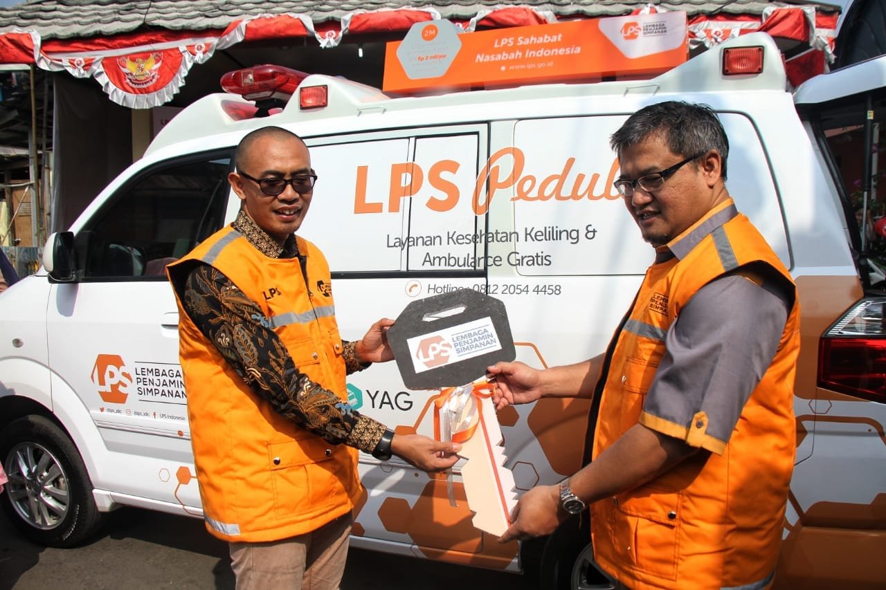 Bantuan Penyerahan Ambulan dari LPS