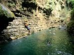 Body Rafting Menjadi Alternatif Liburan Keluarga di Green Canyon