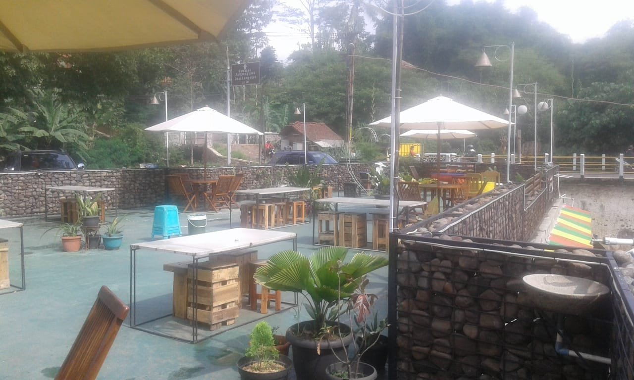 Slow Down! Cafetaria Waroeng Doremi Cieuri Sajikan Menu Maknyus Lho