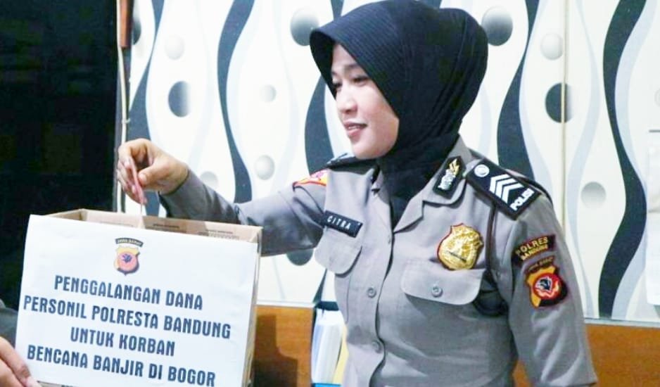 Personel Polresta Bandung Galang Dana untuk Korban Bencana Alam Bogor