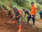 Tanah Lonsgsor Tutup Akses Jalan