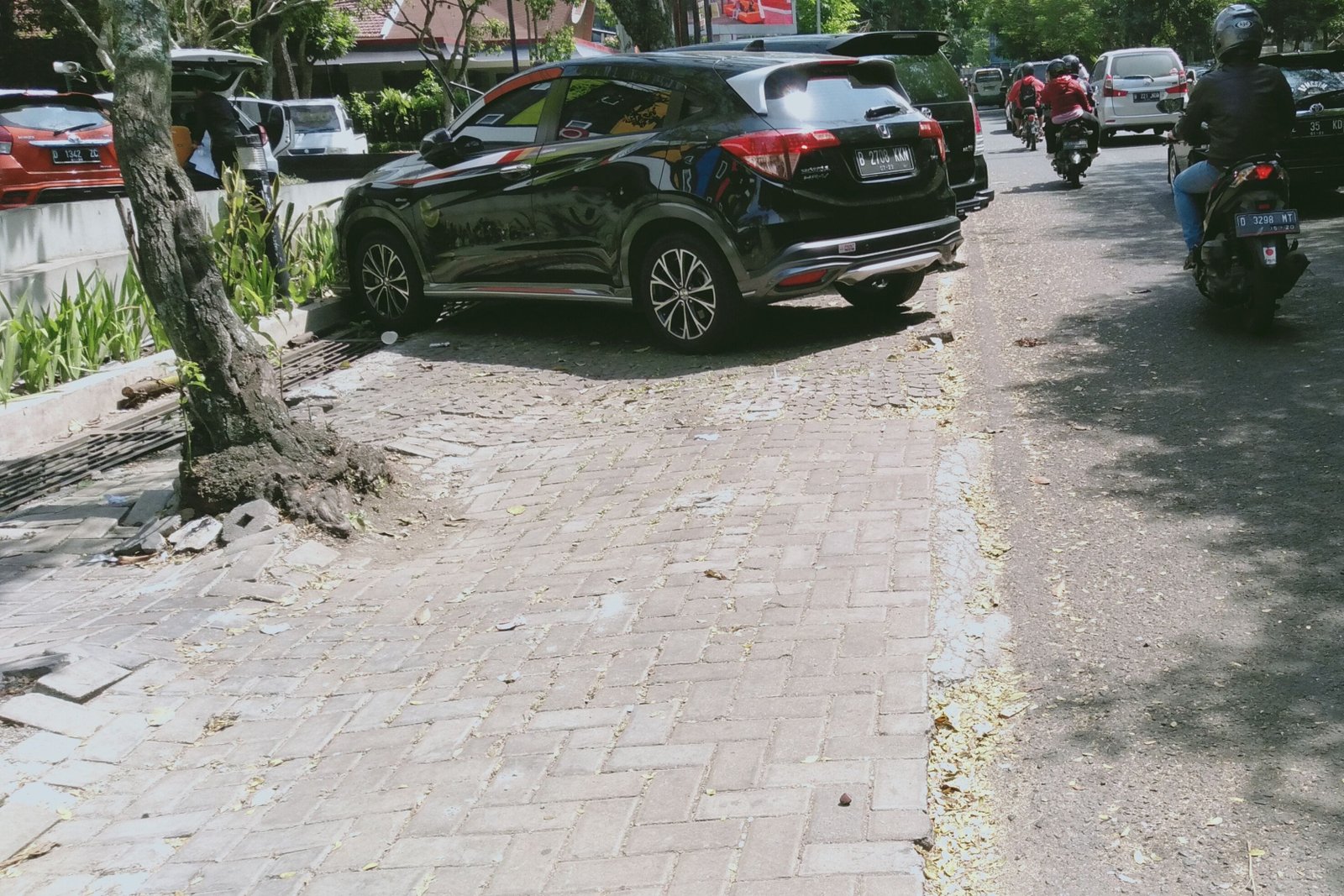 Aturan Derek Kendaran Bukan Solusi