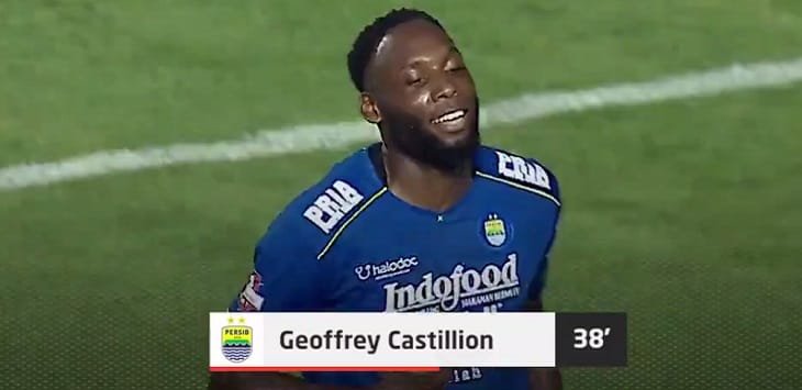 Aduh! Geoffrey Castillion Gagal Penalti Skor Masih 0-0