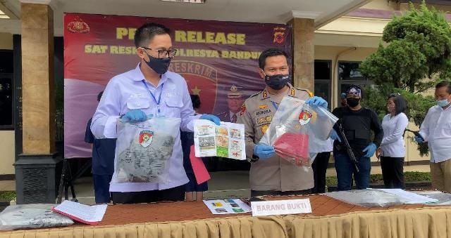 4 Perempuan Lesbi Bunuh Sopir Taksi Online di Kab. Bandung, Kronologisnya Ngeri