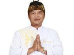 Jauhi Boros, Jangan Kikir
