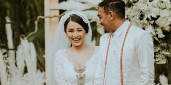Unggahan Terakhir Glenn Fredly: Happy Birthday Istriku Tercinta