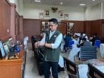 Hengky Kurniawan Sulap Ruang Kerjanya jadi Tempat Produksi APD dan Masker