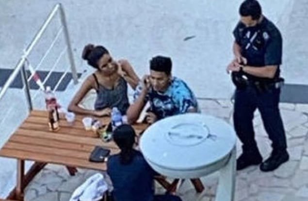 Semi Lockdown, Berciuman di Singapura Kena Denda Rp 3 Juta