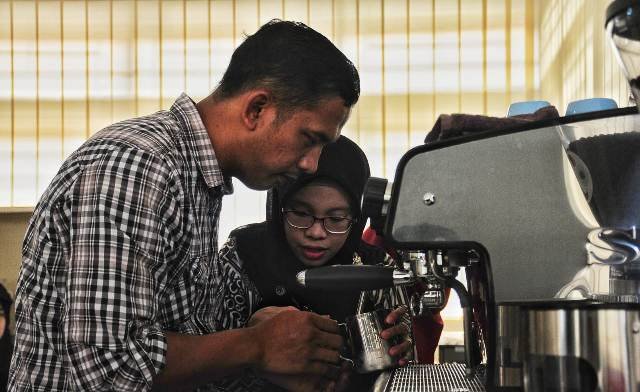 Virus Corona Bikin Kedai Kopi di Bandung Ini Turun Omzet hingga 300%