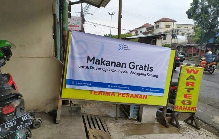 Yuk Mampir, Warteg di Bandung Ini Bagikan Makanan Gratis