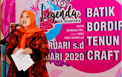 Lina Ruzhan Apresiasi Pameran Legenda Batik Nusantara 2020