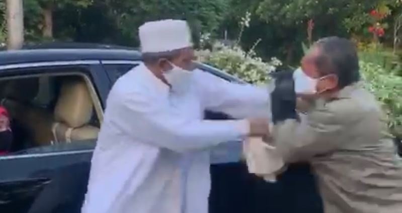 Habib Umar Assegaf Adu Jotos dengan Petugas Check Point, Ini Gara-garanya!