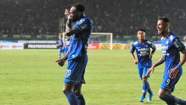 Mudik ke Belanda, Geoffrey Castillion Sewa Pelatih Pribadi