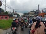 VIDEO Jalur Puncak Macet Parah, Motor Diputarbalik