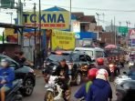 Jalan raya Jalancagak menuju arah Ciater sangat padat