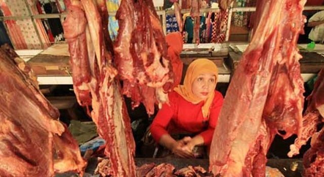Adakah Pedagang Pasar di Kota Bandung Jual Daging Sapi yang Ternyata Babi?