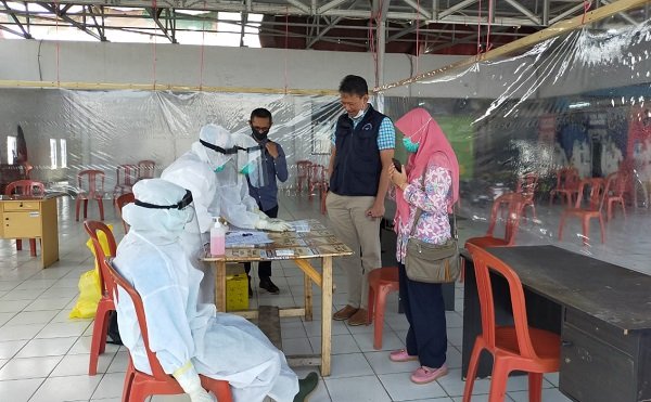 61 Orang Rapid Test di Pasar Batujajar, Hasilnya Negatif Covid-19