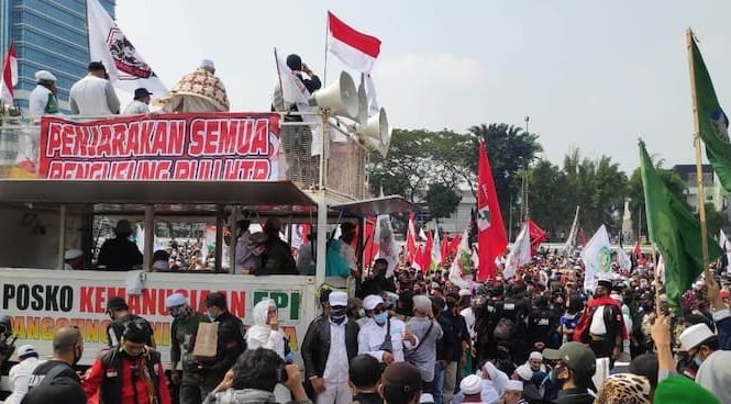 Korlap Demo Tolak RUU HIP Buka Suara Soal Pembakaran Bendera PDIP