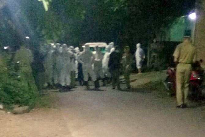 Polisi Lari Tunggang Langgang Dikejar Pasien Corona