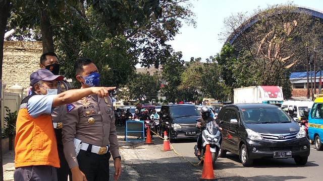 Jalan Jakarta Kota Bandung Tidak Jadi Ditutup Total, Masih Ada Ruang untuk Kendaraan Melintas