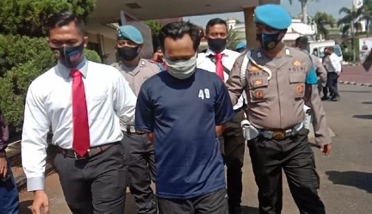 VIDEO-Anak Perempuan 5 Tahun yang Meninggal dalam Toren di Cicalengka Ditenggelamkan Hidup-hidup