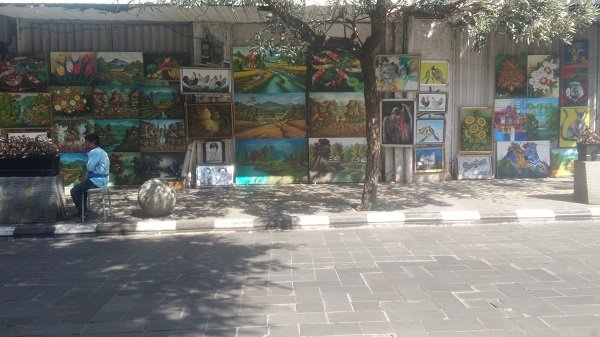 Lukisan di Jalan Braga Banyak Diminati Turis Asing