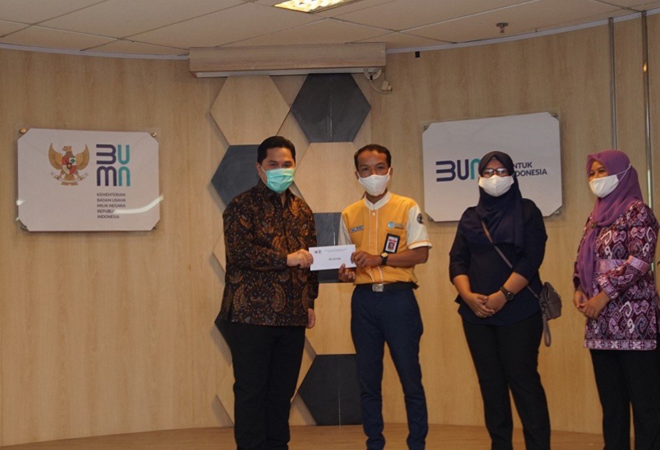 Berkah Kejujuran Penemu Uang Rp500 Juta di Kereta, Diangkat Jadi Karyawan Menteri Erick