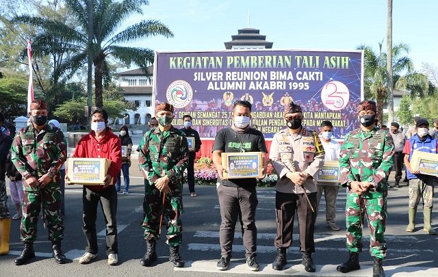 Silver Reunion  Bima Cakti  Alumni Akabri 1995 Diramaikan dengan Bagi Sembako