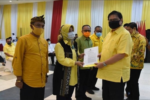 Pilkada Kab. Bandung: Jagoan Golkar ‘Digempur’ Artis dan Publik Figur