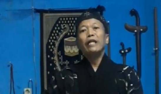 VIRAL! Kakek Ini Sebut Corona Berasal dari Kelongwewe, Obatnya Kedondong