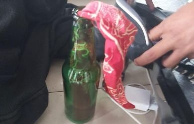 Hendak Demo di DPR, 2 Pemuda Bawa Bom Molotov Ditangkap