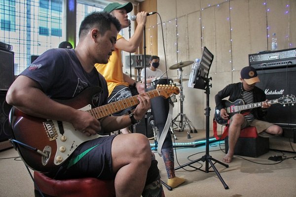 Kisah Inspiratif Terbentuknya Band D’Kapal